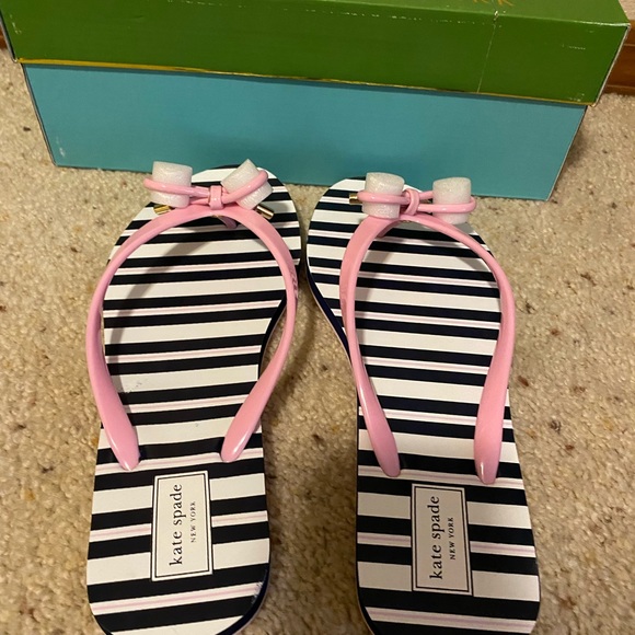 NIB Kate Spade Nova Flip flops size 8 - Picture 9 of 9